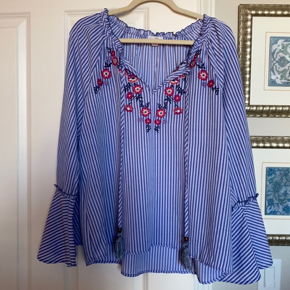 Gorgeous summer top! Size large
